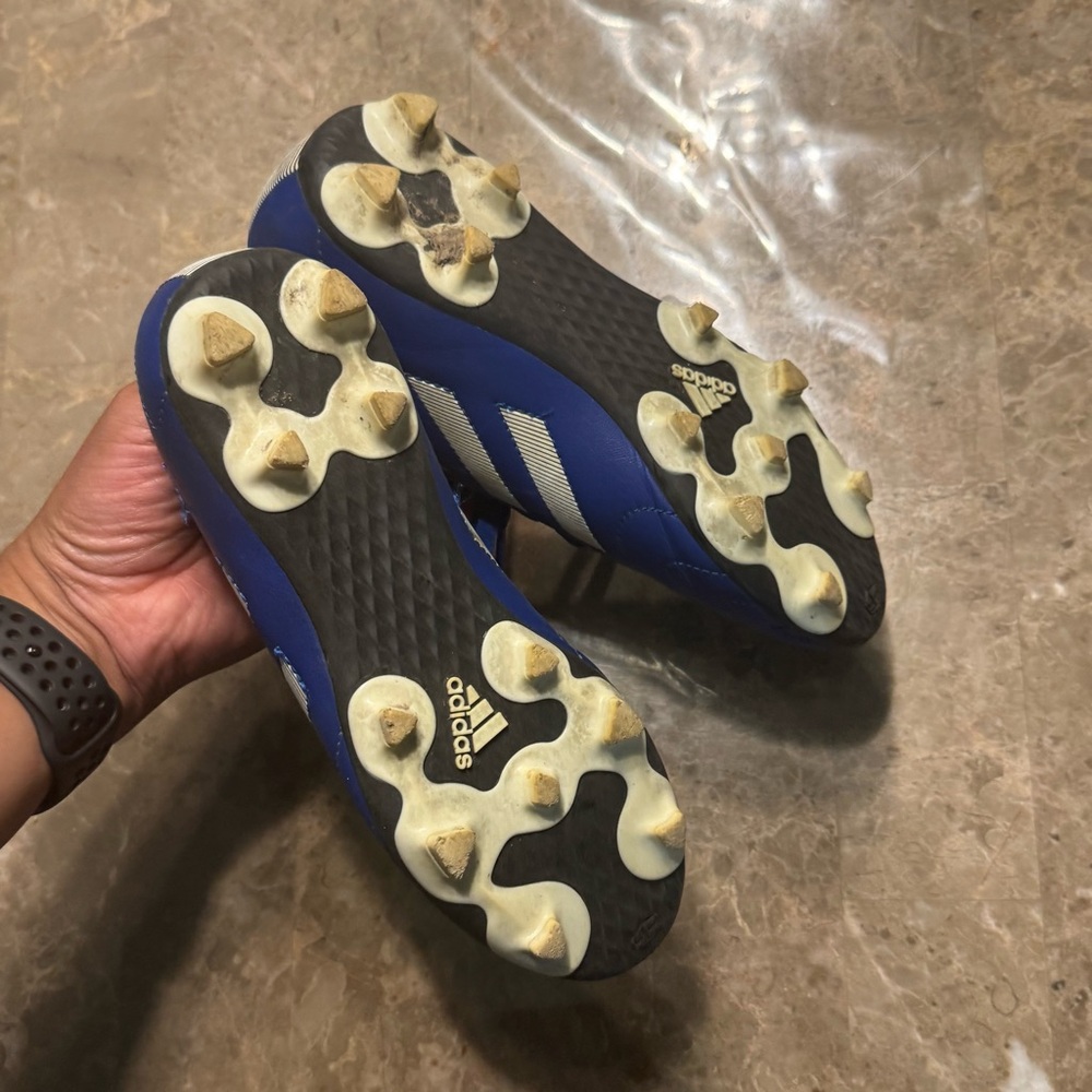 Blue/Ftwr White/Core Black" Soccer Cleats
Size 3.5
In great condition
Unisex - Picture 6 of 8